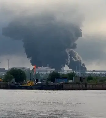Ukrainian Drones Hit St. Petersburg Oil Terminal as Kyiv Claims Strike on Kronstadt Naval Base